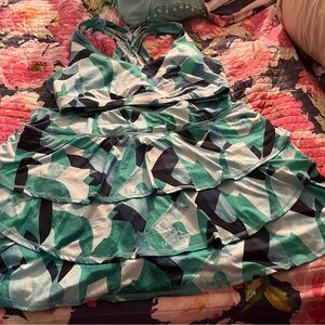 Plus Size Waves-Print Pull-On Flounce Skort and Matching Sport Bra